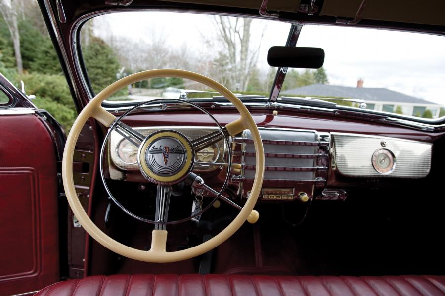  Buick Roadmaster Convertible Phaeton 1941 года  (фото 4 из 13)